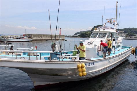 大アジ釣りで人気の漁船に乗船 今が旬、走水の大アジを狙う | とれたて |イマカナ by 神奈川新聞