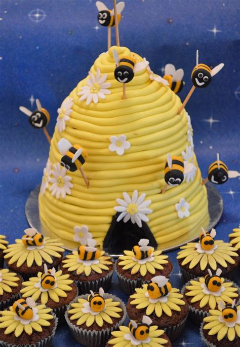 Lees Culinary Experiments Bee Hive Birthday Cake