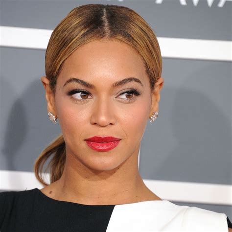 Embrace The Renaissance With 17 Of Beyoncés Best Beauty Looks