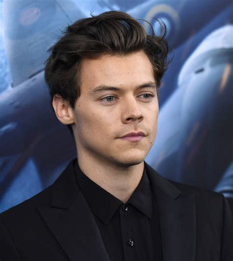 Harry edward styles was born on february 1, 1994 in bromsgrove, worcestershire, england, the harry makes his acting debut in dunkirk. the critically acclaimed film topped the us box office in its. Harry Styles - Harry Styles Photos - 'DUNKIRK' New York Premiere - Zimbio