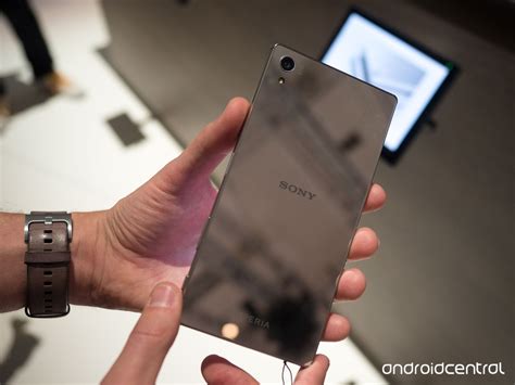 This introduces a problem, though. In pictures: Sony's first 4K phone, the Xperia Z5 Premium ...