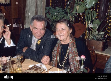 Der Deutsche Schauspieler Hans Musäus Mit Ehefrau Maria Singer