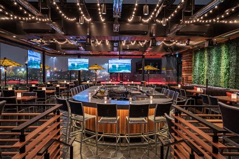 77 adelaide street west 1 first canadian place, toronto, ontario m5x 1c1 kanada. Heated patios to snuggle into this autumn in Toronto ...