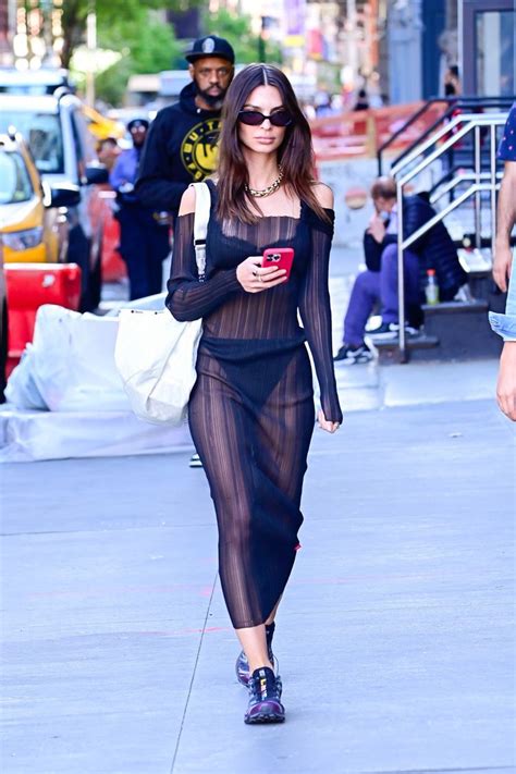 Emily Ratajkowski Wore A Naked Dress With A Canvas Tote