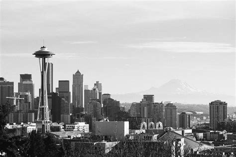Mount Rainier And The Space Needle Photograph By Jake Holt Pixels