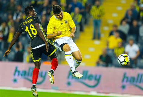 En son rvp'yi beşiktaş'a getiren turgay demir tarafından iddia eidlen transfer haberi. Fenerbahçe'de kadro dışı kalan Ozan Tufan'ı transfer etmek ...