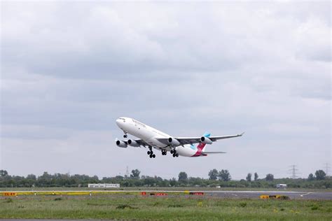 Flypelican also offer charters services providing an efficient and seamless service to many airports within australia. Aereo diretto a Dusseldorf ha un problema in volo ...