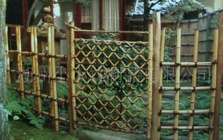 Pemasangan pagar bambu bapak topan di triharjo jetis bantul yogyakarta. 40 Ide Desain Pagar Bambu Unik Sederhana - Rumahku Unik