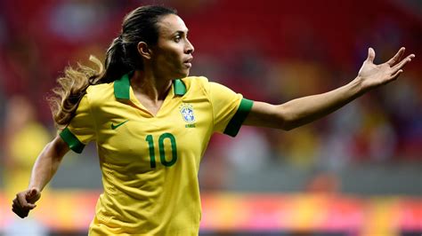 Qanda Marta Talks Awards Artificial Turf And What To Expect From Brazil At The 2015 Wwc