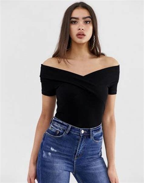 Popular Off Shoulder Outfits That Every Women Will Love Off Shoulder Outfits Shoulder