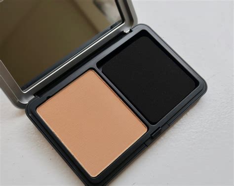 100% pure plays it safe by formulating with only natural ingredients, meaning these ingredients only undergo chemical changes from biological processes like fermentation, distillation, and cold processing. Make Up For Ever Matte Velvet Powder Foundation Y365 ...