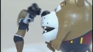 g4 :: Florida Panthers Mascot eats Cheerleader by Omega