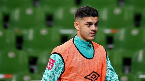 Wann schießt milot rashica endlich wieder ein tor für werder bremen? Werder Bremen: Tafelsilber nur Ersatz! Milot Rashica ...