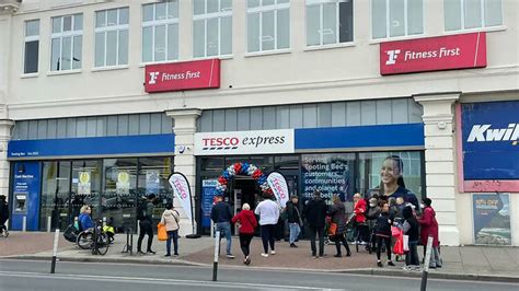 The Uks Biggest Tesco Express Has Opened In Balham South London