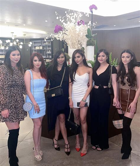 Bunch Of Hot Abg 😉 R Thehottestasianbabes