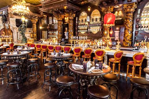 Oscar Wilde Bar Introducing Nycs Longest Bar In Nomad Experience Nomad
