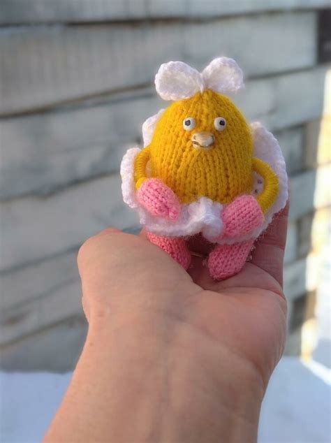 Easter Chick Knitting Pattern