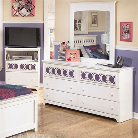 Choose from a wide selection of beds, nightstands, dressers and mirrors. Shop for Kids' Bedroom Furniture at Jordan's Furniture MA ...
