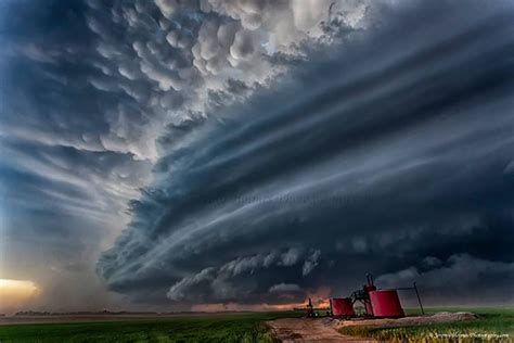 Top 10 Weather Photographs 4182015 Kansas Thunderstorm Creates