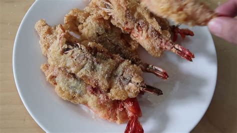Bahkan pada asalnya tempura hanya terkenal di daerah kyushu dan okinawa yang digoreng dengan menggunakan minyak goreng yang didatangkan di luar jepang. Udang goreng tepung - Gluten Free - YouTube