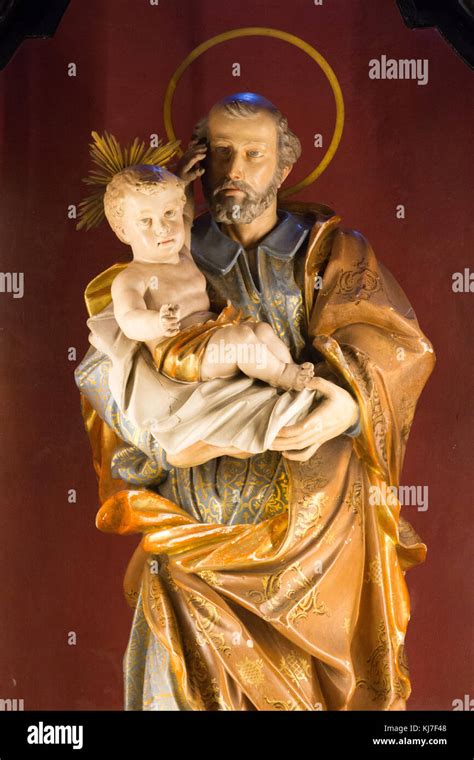 Estatua De San José Celebración Niño Jesús Cristo Iglesia De San