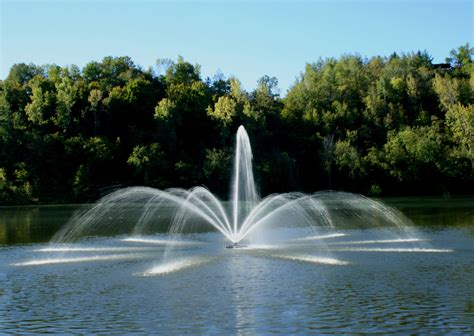 500 gph fountain pump totalpond's 500 gph fountain pump has a compact, totalpond's 500 gph fountain pump has a compact, innovative design and delivers spectacular results for large fountains and water features. POND AND LAKE - Fountains & Aeration - Midwest Lake