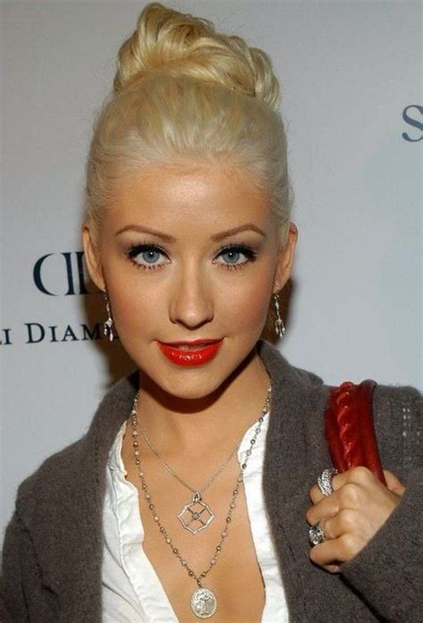 Top 40 Most Beautiful Hair Looks Of Christina Aguilera Pretty Designs Christina Aguilera