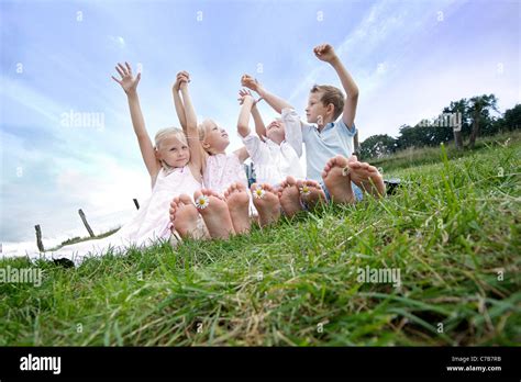 Barefoot Kids High Resolution Stock Photography And Images Alamy