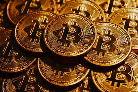 It is a decentralized digital currency that is based on cryptography. Bitcoins: 11 datos para entender las monedas virtuales ...