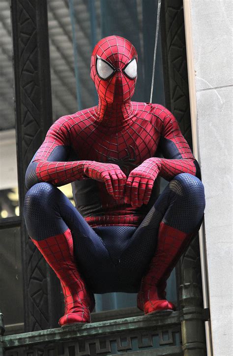 Gorgeous Pics Of Spideys New Costume On The Amazing Spider Man 2 Set