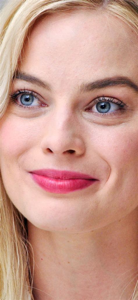 1125x2436 Margot Robbie Smiling 4k Iphone Xsiphone 10iphone X Hd 4k Wallpapersimages