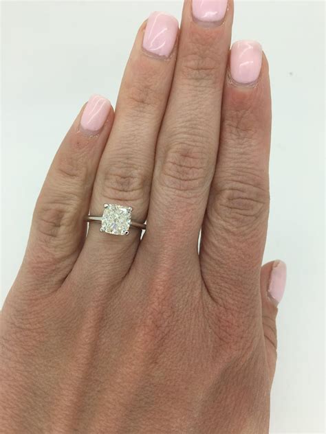 Generally, the price of a 3 carat diamond is between $19,000 and $95,000, though some are priced at more than $100,000. GIA Certified 3.02 Carat Cushion Cut Diamond Solitaire ...