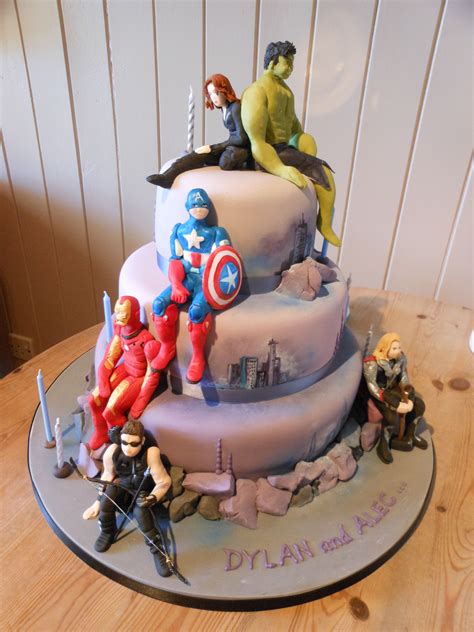 Pin by Britney Erhardt on Geek Chic Wedding | Avenger cake, Avengers