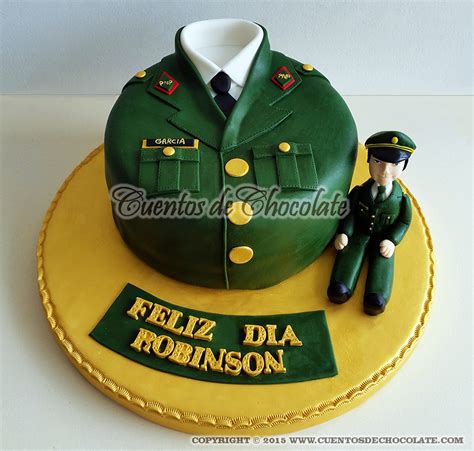 Atlético nacional e independiente santa fe cerraron el torneo en los últimos puestos de sus zonas. Torta personalizada. Tema: Camisa policía Perú, figura en 3D sentada. | Pastel de policía