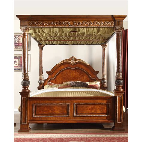 Elegant and sophisticated in every inch of detailing, this beautifully crafted sienna bedroom set features luxurious posts while the rest of the pieces showcase solid wood craftsmanship. Meridian Furniture USA Royal Canopy Bed | Meridian ...