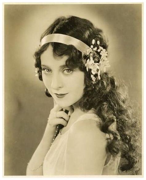 If your hair is long, you may need to use a hair tie to start the bun, but do it loosely. Real 1920s long hair=cray … | 1920s long hair, 1920s hair ...