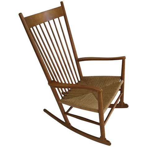 Hans Wagner Rocking Chair J16 With Rush Seat For Sale At 1stdibs