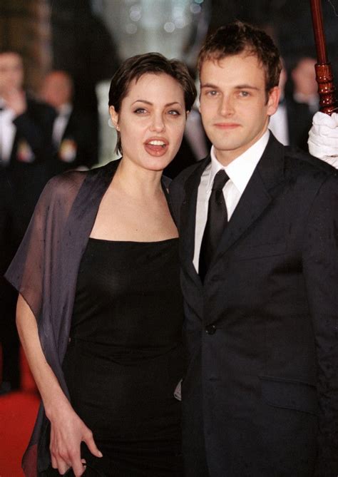 18 Celeb Couples You Totally Forgot Were Together Jonny Lee Miller