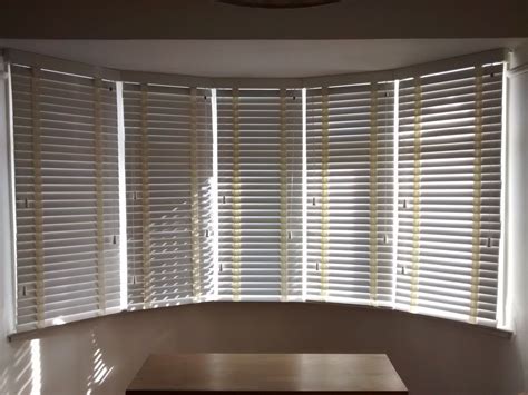 5 Section Bay Window With Chalk Wood Venetians Bay Window Blinds