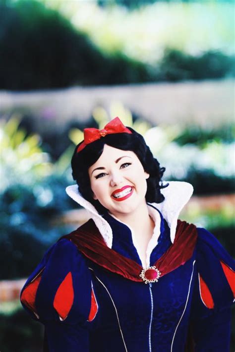 Snow White Disney Face Characters Disney Characters Irl Disney Side