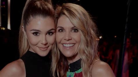 Lori Loughlins Daughter Olivia Jade Has No Plans To Return To Usc After College Bribery Scam