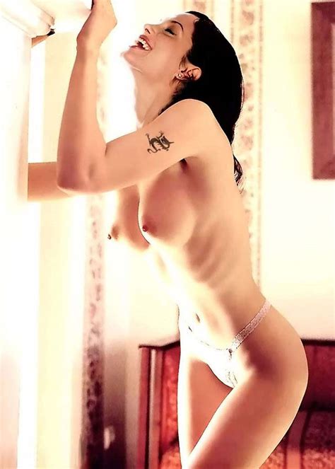 Pivones Desnudos Angelina Jolie