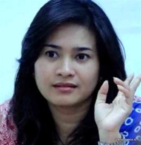 Jun 25, 2021 · lagu memandangmu dirilis pada tahun 2004. Lirik Lagu Memandangmu - Ikke Nurjanah | Lirik Lagu Populer