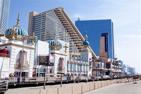 The Hotels Along The Boardwalk Atlantic City Boardwalk To Flickr