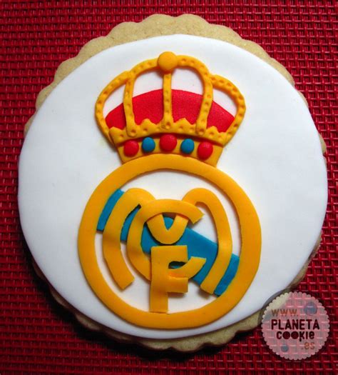 Así se hizo la foto oficial de la temporada 2019/20. Camiseta y escudo Real Madrid | Planeta Cookie