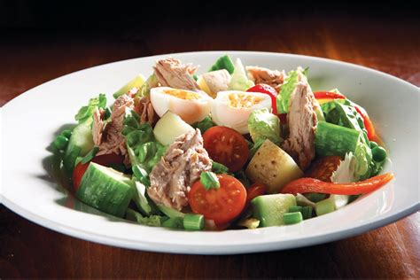 Tuna and Egg Tossed Salad | Tossed salad, Tuna and egg, Favorite dish
