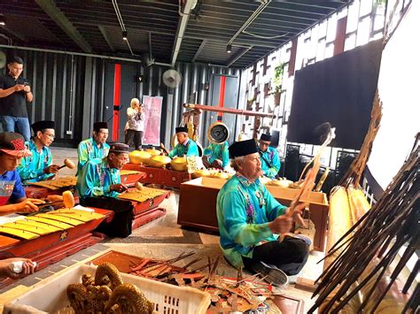Wayang kulit kelantan ,1 previously known as wayang kulit siam , is the most important. Travelholic: Wayang Kulit Jawa in Malaysia | #RentakSelangor