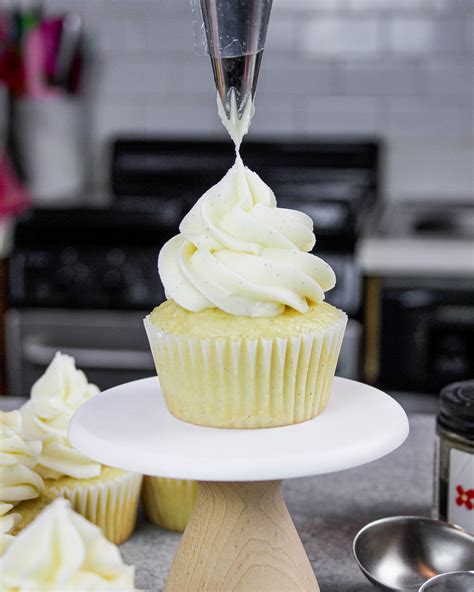 Vanilla Buttercream Frosting Chelsweets