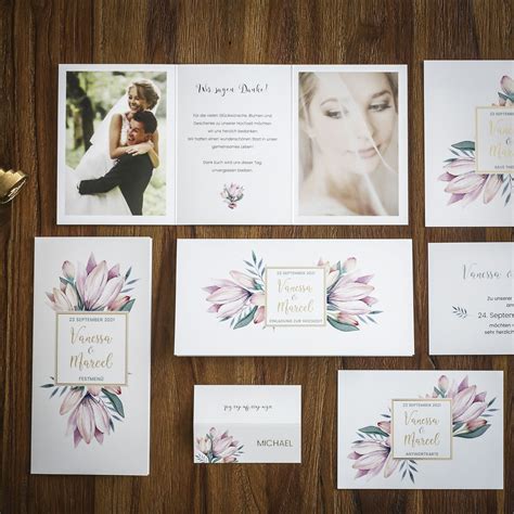 Ihre hochzeit ist ein ganz besonders schöne effekte für die einladungskarten für ihre hochzeit erzielen sie mit unseren sechs zum veredeln der hochzeitskarten steht ihnen relieflack, heißfolienprägung in gold, silber. Blumengold - florale Hochzeitspapeterie mit Heißfolienprägung / Goldfolie | Karte hochzeit ...