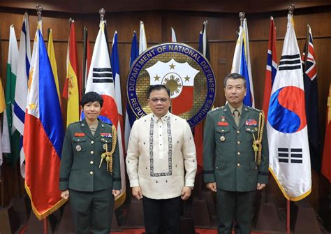 Outgoing And Incoming Defense Attachés Of Rok To The Philippines Call